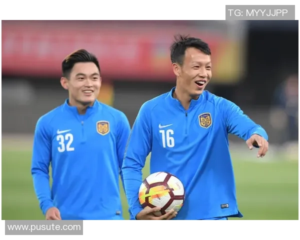 中国足球明星展现帅气风采引领新时代球迷热潮